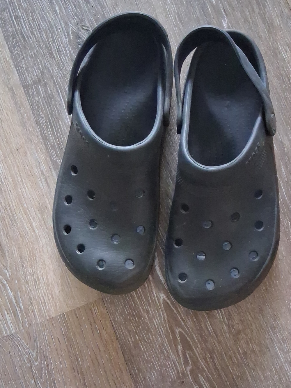 Women Black Slip-On Water Clogs